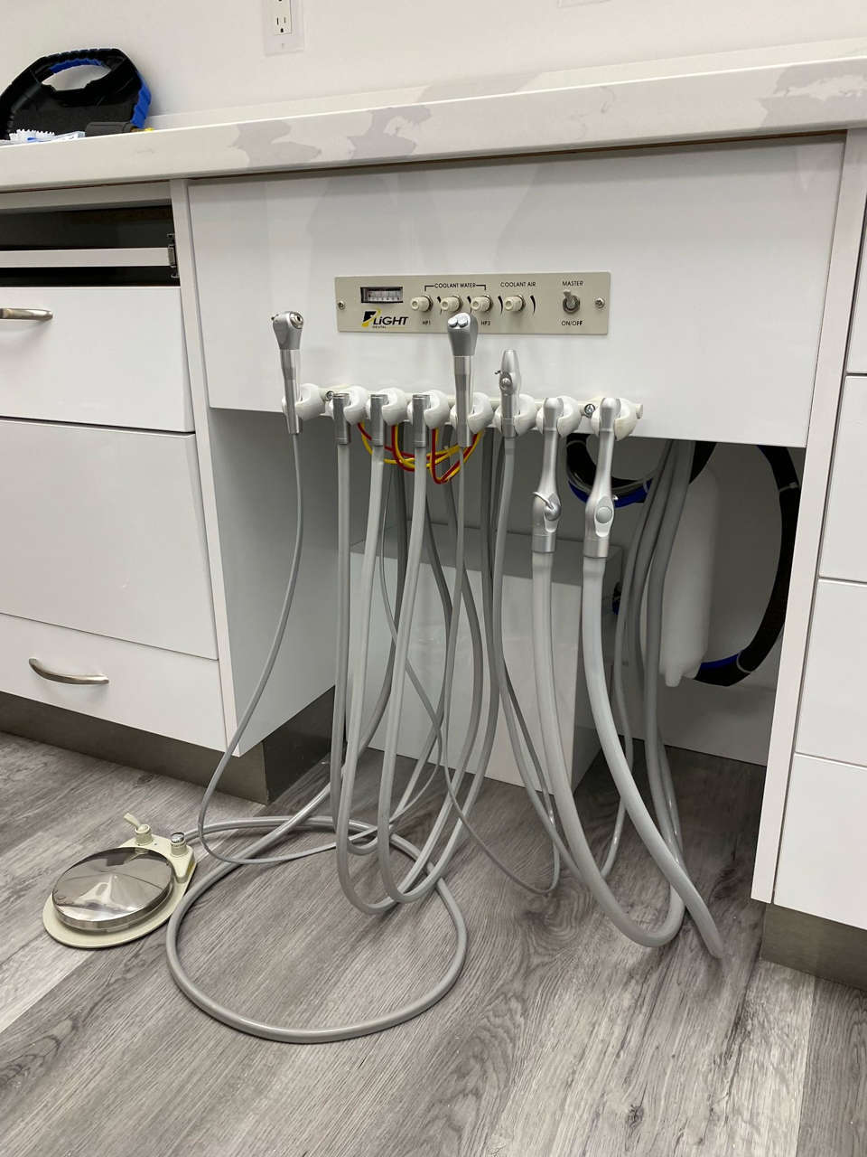 Rear Panel Mount Delivery Unit - Flight Dental Systems